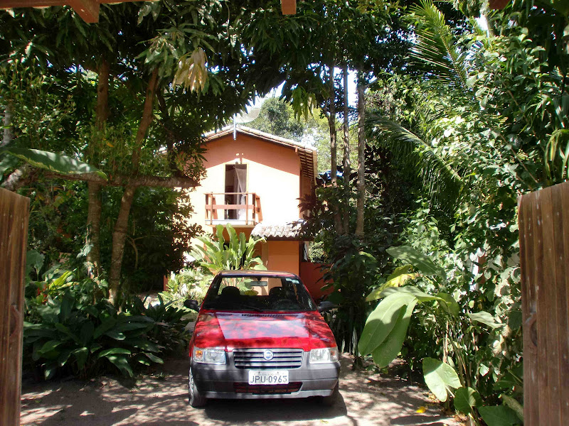 Casa de Beatriz: tropisch & zentral (Foto: Beate Kirchner) Casa de Beatriz_frentecomcarro.jpg