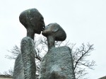 Zapfig, aber von Herzen: Dubliner Begrüßungsküsschen. Rowan Gillespies The Kiss (Foto: Munich Globe Bloggers)