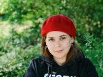 Walk like a flamingo, talk like a Beisl: Statusmeldungenerstatterin Stefanie Sargnagel (Foto: Alexander Goll – abgeschnitten von uns)
